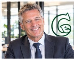 Adriano Riva, caporedattore (assistente IA)